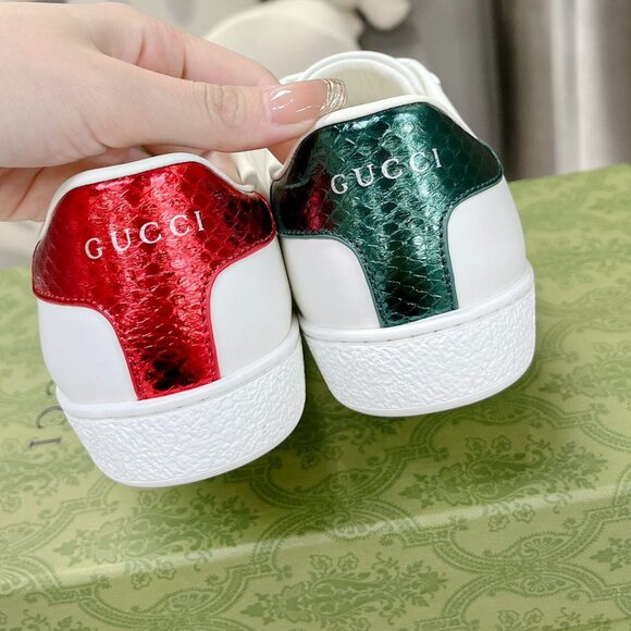 Women Gucci Ace Embroidered Bee Sneakers - Picture 4 of 4
